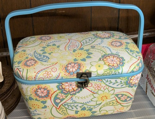 Vintage light color - light, paisley
